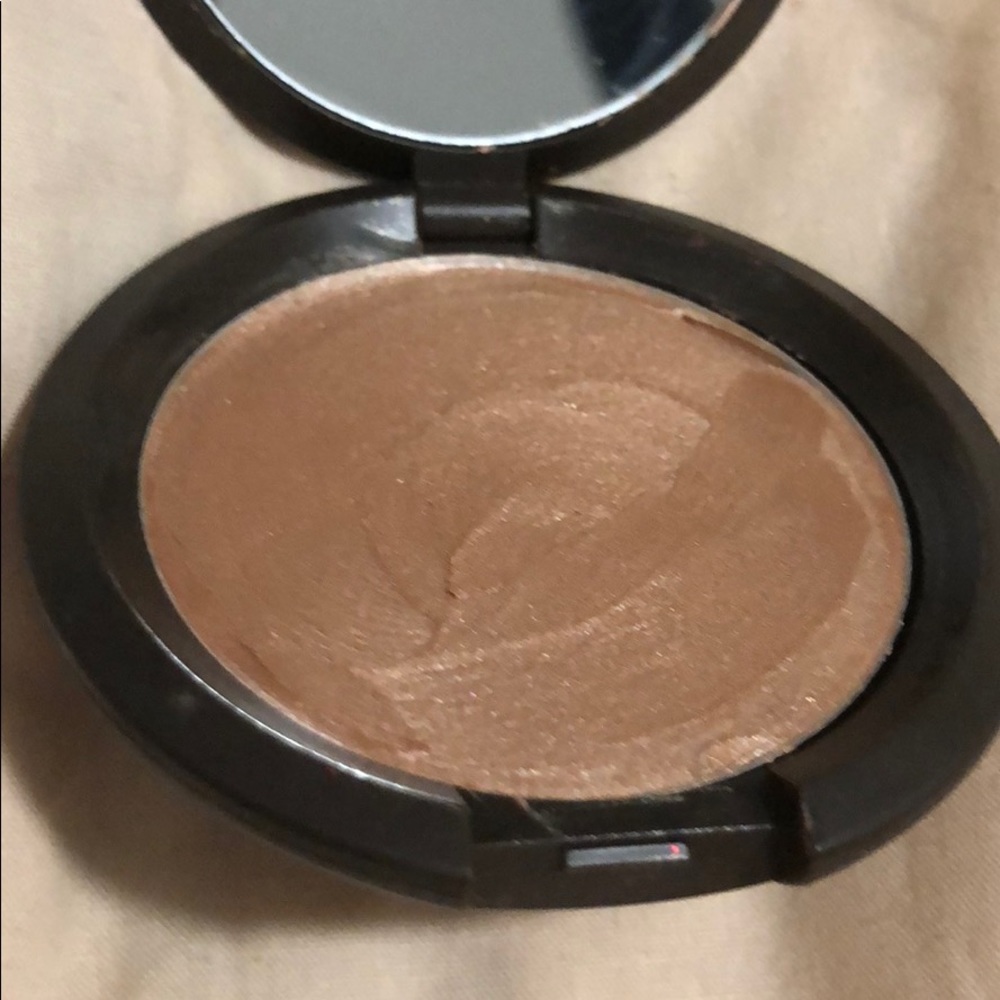 Becca shimmering skin perfector (highlight)